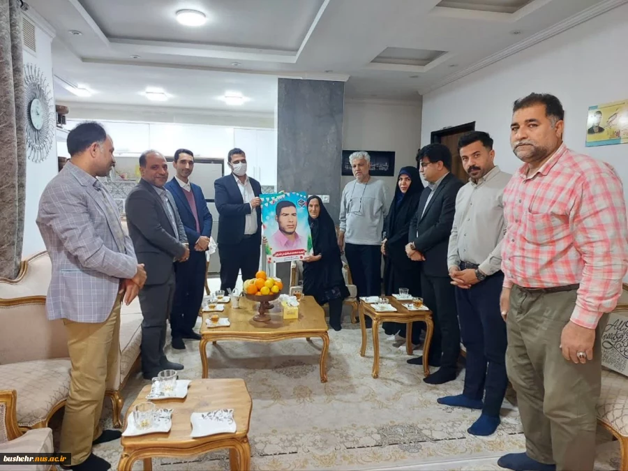 رئیس دانشگاه ملی مهارت واحد استانی بوشهر با خانواده شهید محمدصادق درختیان دیدار کرد 2