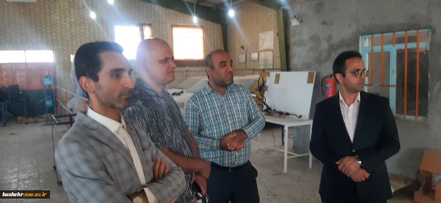 بازدید رئیس اداره طرح ریزی و توسعه شبکه خدمات شرکت ایران خودرو مرکزی تهران از کارگاه مکانیک خودرو آموزشکده ملی مهارت پسران بوشهر 2