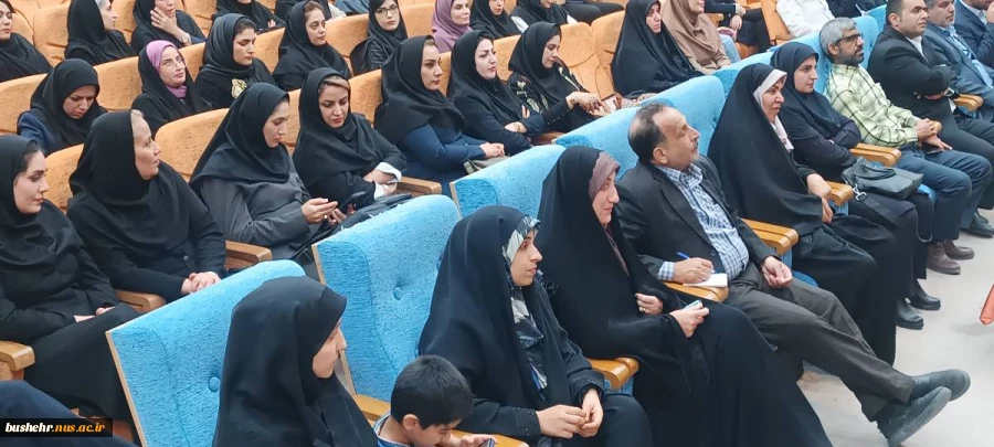مراسم گرامیداشت مقام استاد و تجلیل از استادان سرآمد آموزشی و نمونه بسیجی در دانشگاه ملی مهارت استان بوشهر برگزار شد 4