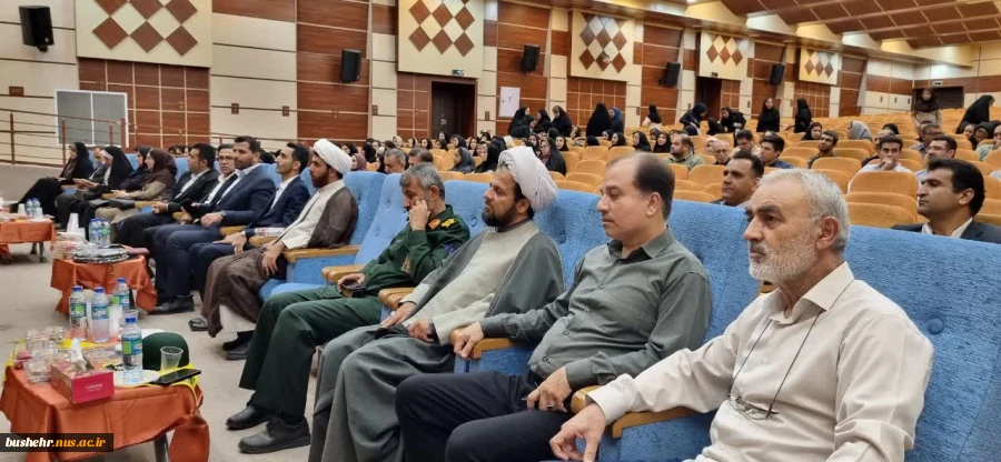 مراسم گرامیداشت مقام استاد و تجلیل از استادان سرآمد آموزشی و نمونه بسیجی در دانشگاه ملی مهارت استان بوشهر برگزار شد 4