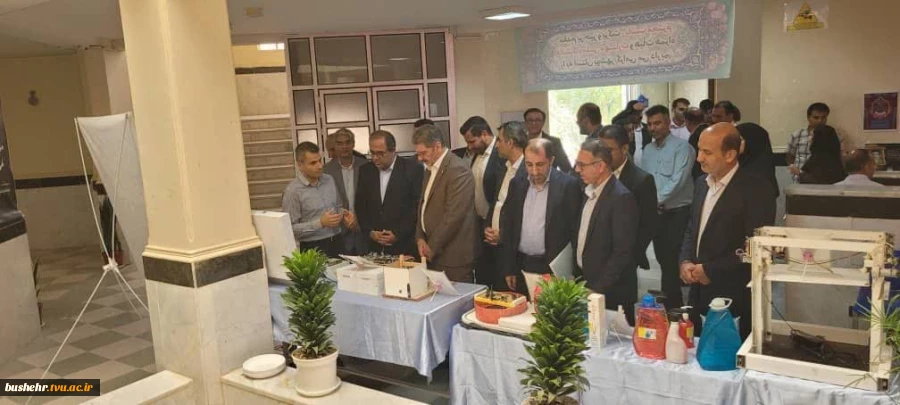 بازدید رئیس دانشگاه ملی مهارت کشور از نمایشگاه دستاوردهای دانشجویی آموزشکده‌های استان بوشهر 4