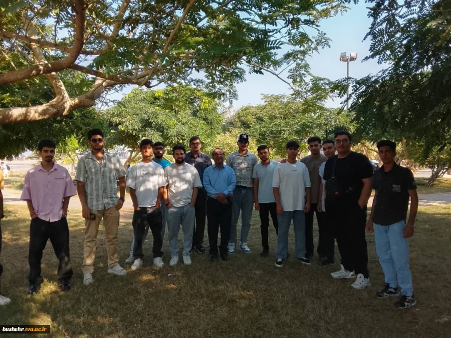 به مناسبت هفته تربیت‌بدنی و ورزش برگزار شد؛ پیاده‌روی دانشجویان در ساحل نیلگون خلیج فارس 2