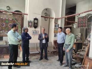 بازدید کارکنان آموزشکده امام خامنه‌ای بوشهر از عمارت تاریخی طبیب 2