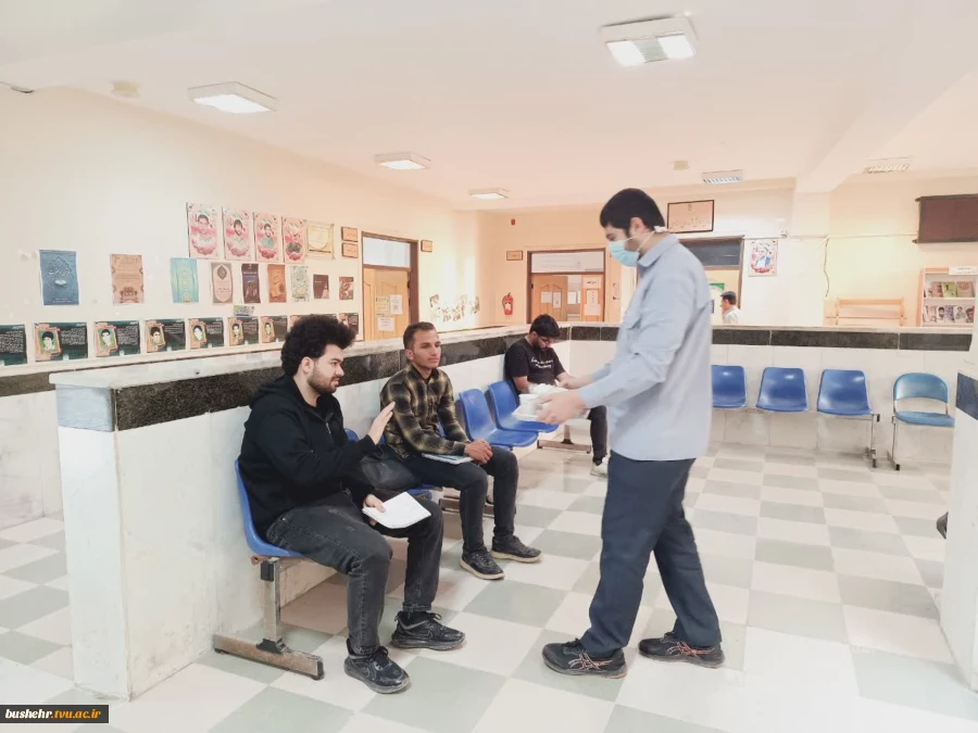 برپایی ایستگاه صلواتی به مناسبت میلاد امام علی(ع) و روز بصیرت در آموزشکده امام خامنه‌ای بوشهر 3