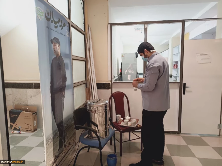 برپایی ایستگاه صلواتی به مناسبت میلاد امام علی(ع) و روز بصیرت در آموزشکده امام خامنه‌ای بوشهر 4