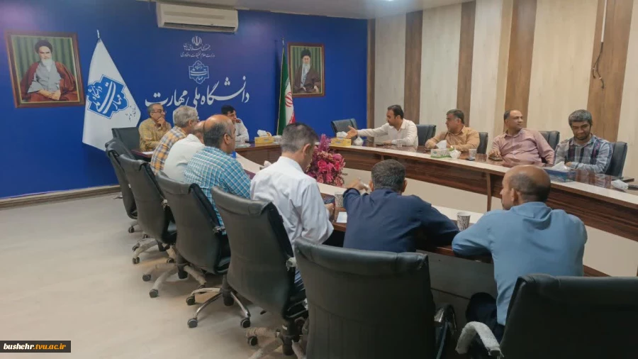 برگزاری کارگاه آموزشی ایمنی و آتش‌نشانی در آموزشکده پسران بوشهر 2