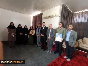 تکریم خانواده شهید ابوذر معتضدیان توسط دانشگاهیان دانشگاه ملی مهارت واحد استانی بوشهر